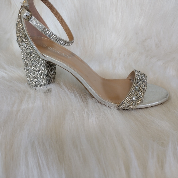 NWOT Delicacy sunshine-37 formal heels Size 8 - Picture 3 of 11